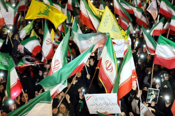 تصاویر/ تجمع مردم قم به مناسبت چهلمین روز شهادت قائد امت و شهدای جنگ رمضان