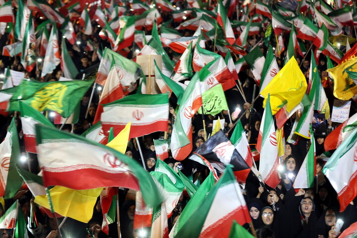 تصاویر/ تجمع مردم قم به مناسبت چهلمین روز شهادت قائد امت و شهدای جنگ رمضان