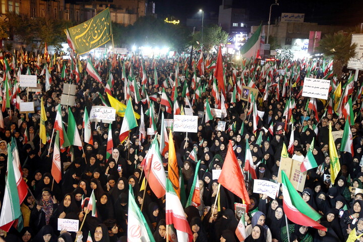 تصاویر/ تجمع مردم قم به مناسبت چهلمین روز شهادت قائد امت و شهدای جنگ رمضان