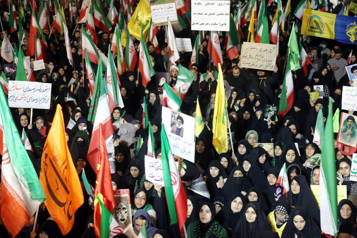 تصاویر/ تجمع مردم قم به مناسبت چهلمین روز شهادت قائد امت و شهدای جنگ رمضان