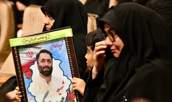 تصاویر/ مراسم تجلیل از خانواده شهدای شهر ری