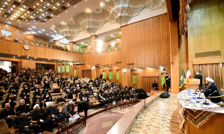 تصاویر/ مراسم تجلیل از خانواده شهدای شهر ری