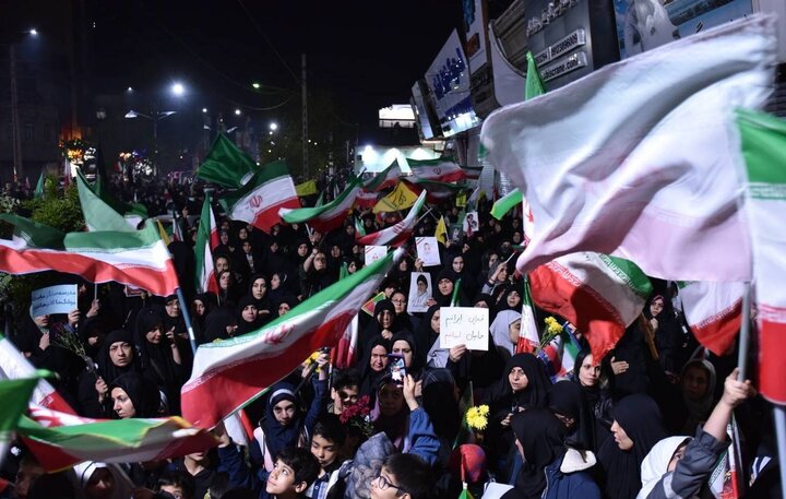 تصاویر/ گرامیداشت شهدای دانش‌آموز میناب در شادآباد تهران