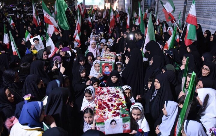 تصاویر/ گرامیداشت شهدای دانش‌آموز میناب در شادآباد تهران