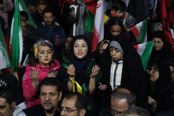 تصاویر / آیین اربعین شهادت قائد امت و دانش‌آموزان میناب در همدان