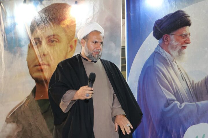تصاویر/اجتماع شبانه مردم ولایی و انقلابی کارچان در دفاع از ایران و بیعت با رهبر انقلاب