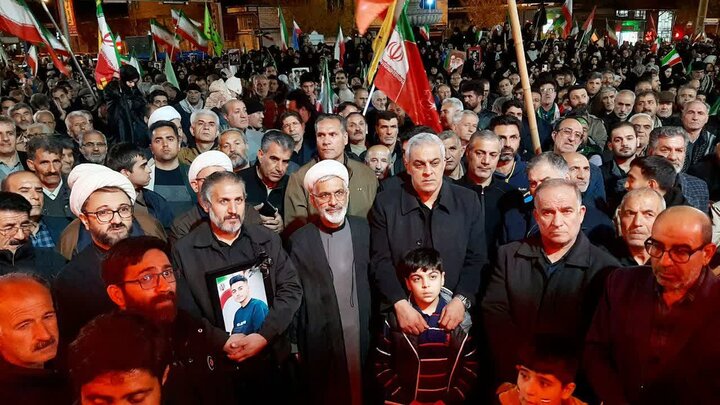 تصاویر/ تجمع حمایتی مردم شهرستان شاهین دژ در شب چهلم قائد اعظم شهید امام خامنه‌ای