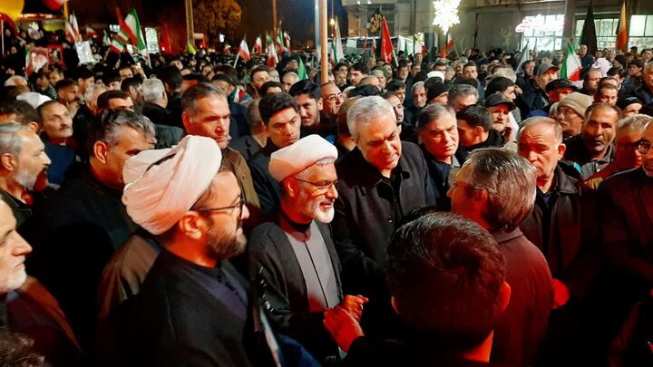 تصاویر/ تجمع حمایتی مردم شهرستان شاهین دژ در شب چهلم قائد اعظم شهید امام خامنه‌ای