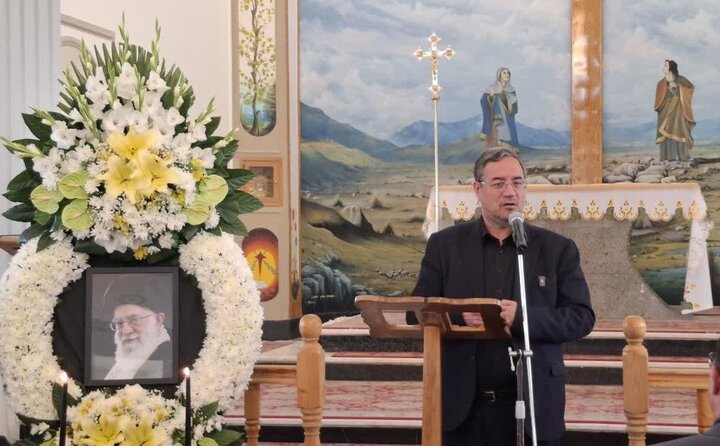 تصاویر/ برگزاری مراسم چهلمین روز شهادت رهبر معظم انقلاب در کلیسای کاتولیک آشوری و کلدانی ارومیه