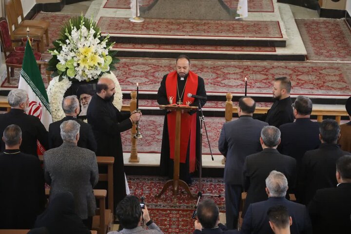 تصاویر/ برگزاری مراسم چهلمین روز شهادت رهبر معظم انقلاب در کلیسای کاتولیک آشوری و کلدانی ارومیه