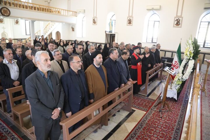 تصاویر/ برگزاری مراسم چهلمین روز شهادت رهبر معظم انقلاب در کلیسای کاتولیک آشوری و کلدانی ارومیه