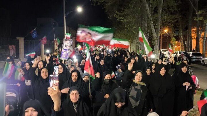 تصاویر/تجمع بزرگ و خودجوش سی و نهمین شب مردم ولایی نطنز