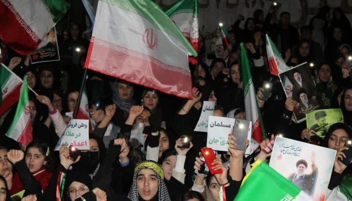 تصاویر/ تجمع مردم ماکو در حمایت از نظام اسلامی و نیروهای مسلح