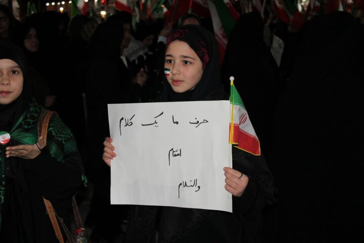 تصاویر/ تجمع مردم ماکو در حمایت از نظام اسلامی و نیروهای مسلح