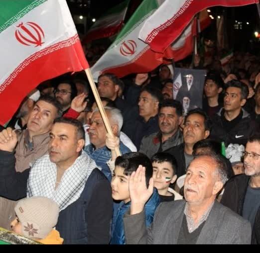 تصاویر/ تجمع مردم ماکو در حمایت از نظام اسلامی و نیروهای مسلح