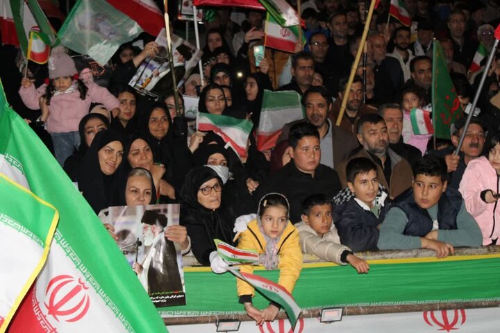 تصاویر/ تجمع مردم ماکو در حمایت از نظام اسلامی و نیروهای مسلح