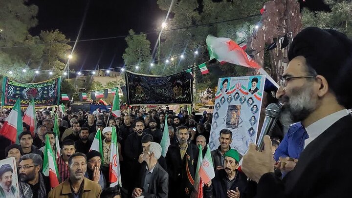 تصاویر/حضور نماینده ولی‌فقیه در کاشان در اجتماعات مردمی خیابان ها و میدان های شهرکاشان