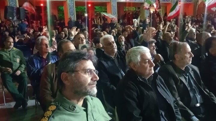 تصاویر / سی و نهمین شب حضور مردم غیور و جان برکف بادرود درحسینیه مرکز شهر