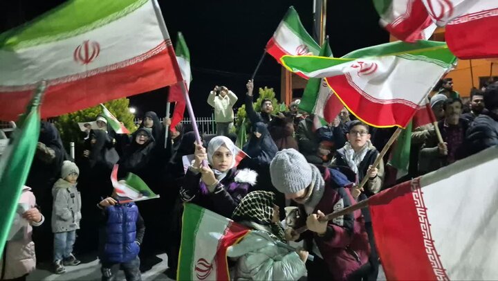 تصاویر /  تجمع مردمی رینه در ایستگاه نوزدهم فروردین