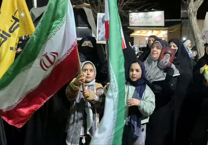 تصاویر /  تجمع مردمی رینه در ایستگاه نوزدهم فروردین