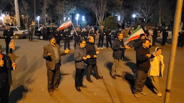 تصاویر/ تجمع مردم ایلخچی در شب اربعین قائد شهید امت