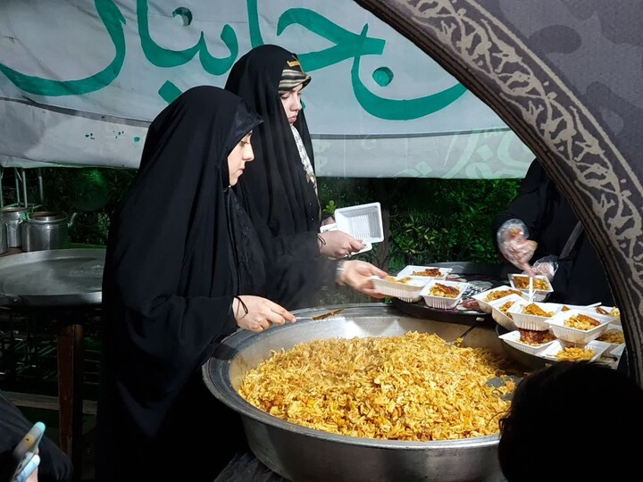 تصاویر/ تجمع مردم مسجد سالار شهیدان تبریز در شب اربعین قائد شهید امت