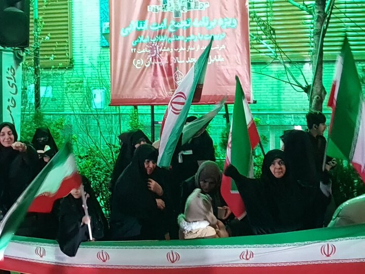 تصاویر/ تجمع مردم مسجد سالار شهیدان تبریز در شب اربعین قائد شهید امت