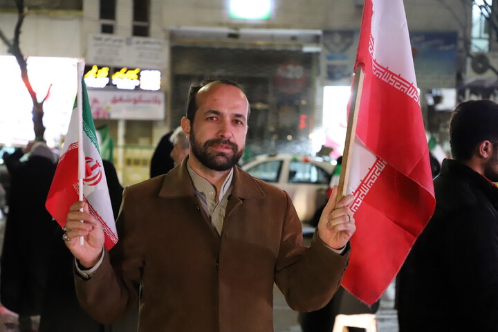 تصاویر / برپایی موکب مدرسه علمیه صادقیه تبریز در کنار حماسه آفرینی های مردم