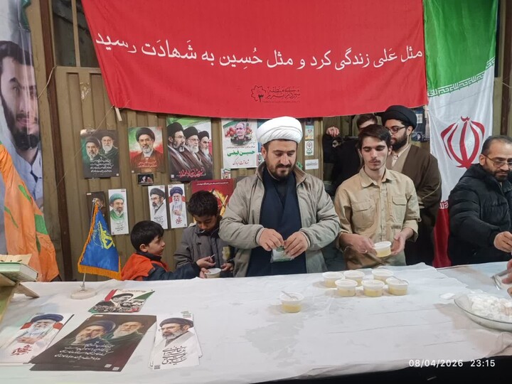 تصاویر / برپایی موکب مدرسه علمیه امیرالمومنین(ع) تبریز در کنار حماسه آفرینی های مردم