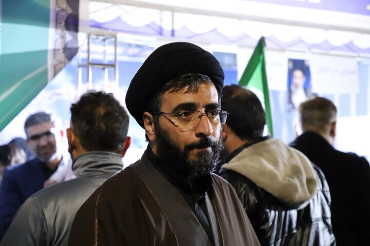 تصاویر / برپایی موکب مشاوره رضوانه در میدان ساعت تبریز همزمان با جنگ رمضان