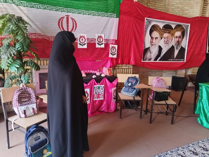 تصاویر/تجدید میثاق بانوان طلبه تفت با آرمان‌های رهبر شهید در  آیین چهلمین روز عروج امام  شهید امت و شهدای میناب