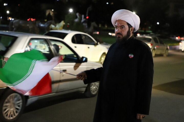 تصاویر / برپایی موکب گروه جهادی معین الضعفا تبریز در کنار حماسه آفرینی های مردم