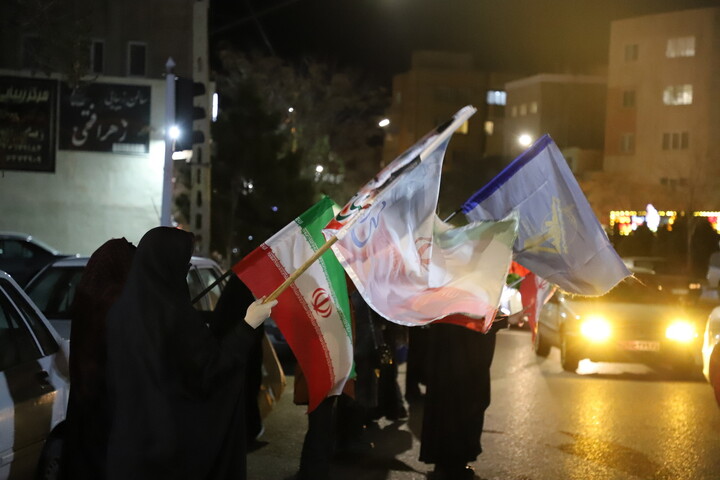 تصاویر / برپایی موکب گروه جهادی معین الضعفا تبریز در کنار حماسه آفرینی های مردم
