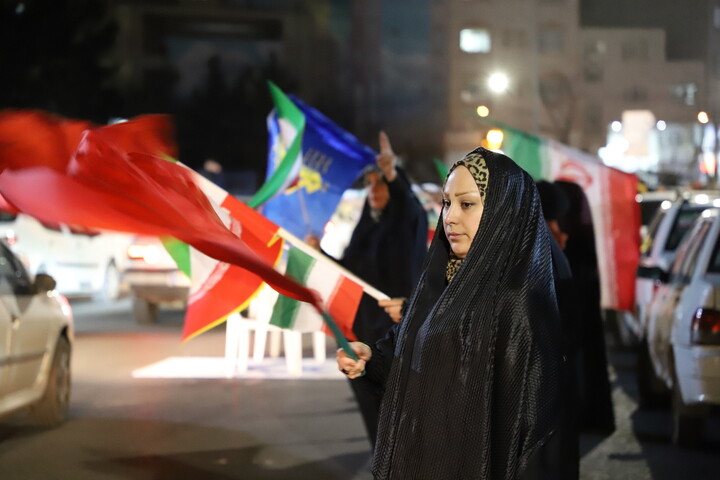 تصاویر / برپایی موکب گروه جهادی معین الضعفا تبریز در کنار حماسه آفرینی های مردم