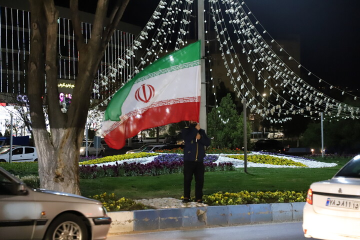 تصاویر / برپایی موکب گروه جهادی معین الضعفا تبریز در کنار حماسه آفرینی های مردم