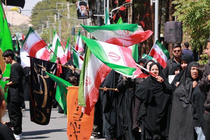 تصاویر/ عزاداری هیئات مذهبی شهرستان کرمان در مسیر منتهی به گلزار شهدای کرمان در اربعین قائد امت