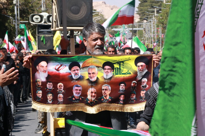 تصاویر/ عزاداری هیئات مذهبی شهرستان کرمان در مسیر منتهی به گلزار شهدای کرمان در اربعین قائد امت