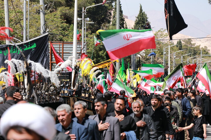 تصاویر/ عزاداری هیئات مذهبی شهرستان کرمان در مسیر منتهی به گلزار شهدای کرمان در اربعین قائد امت