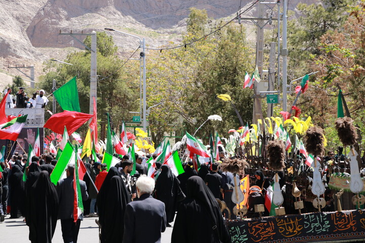 تصاویر/ عزاداری هیئات مذهبی شهرستان کرمان در مسیر منتهی به گلزار شهدای کرمان در اربعین قائد امت