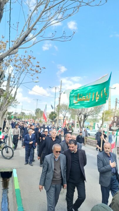 تصاویر/اجتماع عزاداری و حرکت دسته‌جمعی در چهلم شهادت قائد امت و شهدای والامقام در زرندیه