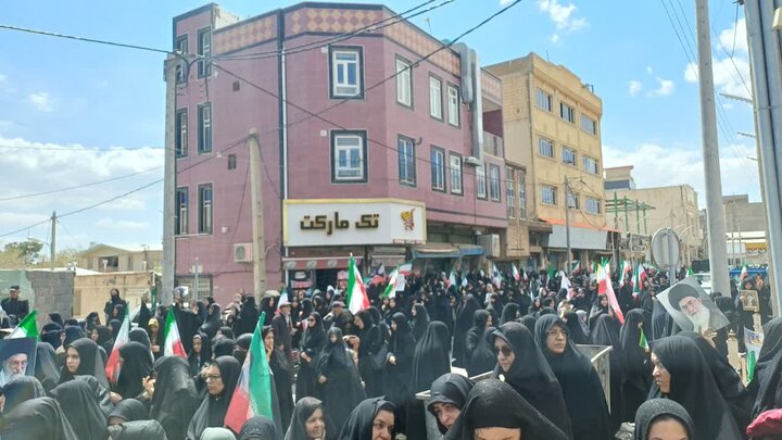 تصاویر/اجتماع عزاداری و حرکت دسته‌جمعی در چهلم شهادت قائد امت و شهدای والامقام در زرندیه