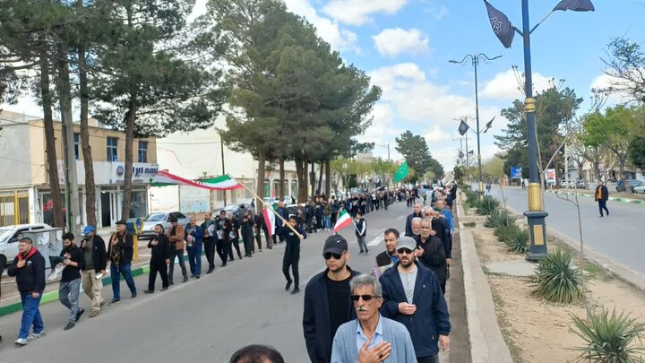 تصاویر/اجتماع عزاداری و حرکت دسته‌جمعی در چهلم شهادت قائد امت و شهدای والامقام در زرندیه