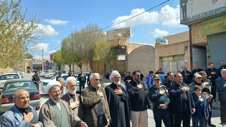 تصاویر/اجتماع عزاداری و حرکت دسته‌جمعی در چهلم شهادت قائد امت و شهدای والامقام در زرندیه