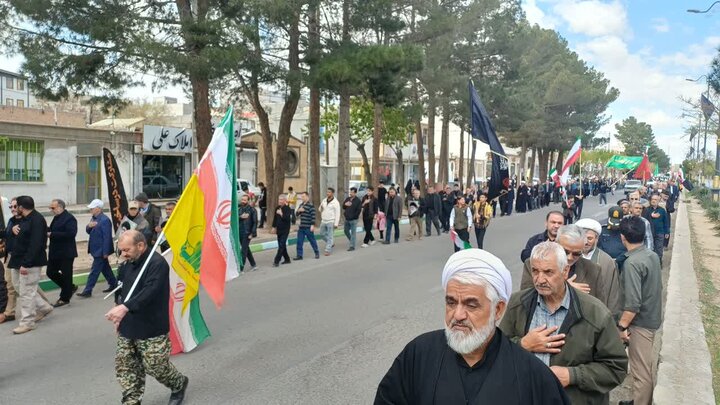 تصاویر/اجتماع عزاداری و حرکت دسته‌جمعی در چهلم شهادت قائد امت و شهدای والامقام در زرندیه