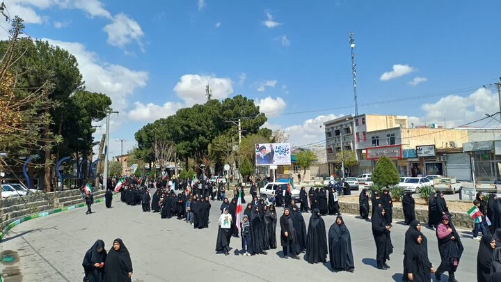 تصاویر/اجتماع عزاداری و حرکت دسته‌جمعی در چهلم شهادت قائد امت و شهدای والامقام در زرندیه