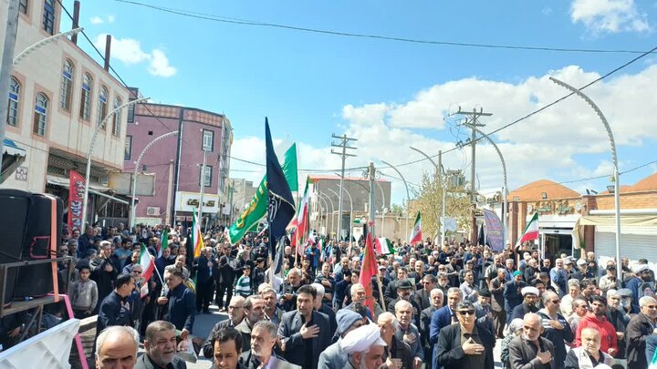تصاویر/اجتماع عزاداری و حرکت دسته‌جمعی در چهلم شهادت قائد امت و شهدای والامقام در زرندیه