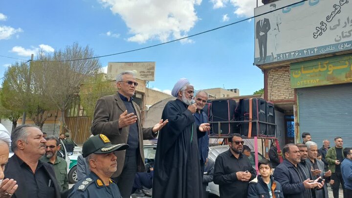 تصاویر/اجتماع عزاداری و حرکت دسته‌جمعی در چهلم شهادت قائد امت و شهدای والامقام در زرندیه