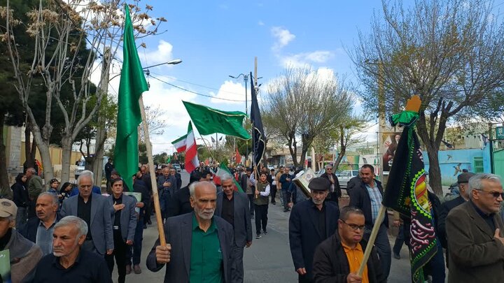 تصاویر/اجتماع عزاداری و حرکت دسته‌جمعی در چهلم شهادت قائد امت و شهدای والامقام در زرندیه