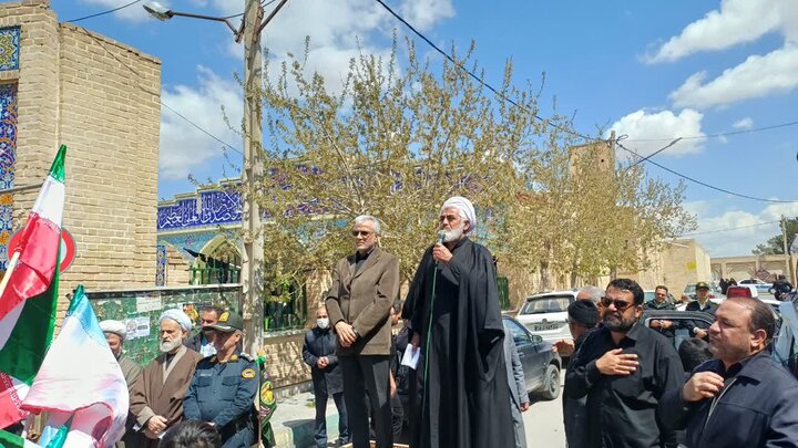 تصاویر/اجتماع عزاداری و حرکت دسته‌جمعی در چهلم شهادت قائد امت و شهدای والامقام در زرندیه