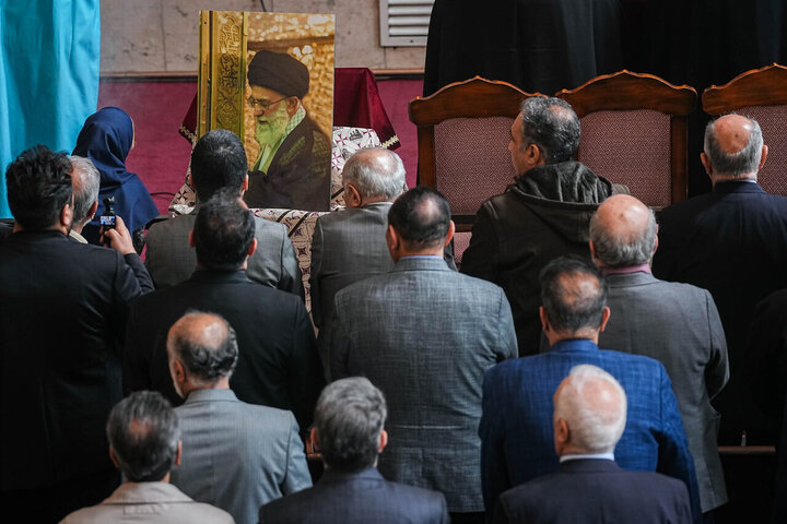 تصاویر/ مراسم چهلمین روز شهادت رهبر انقلاب در کلیسای سرکیس مقدس تهران